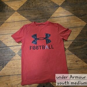 Boots under Armour tee